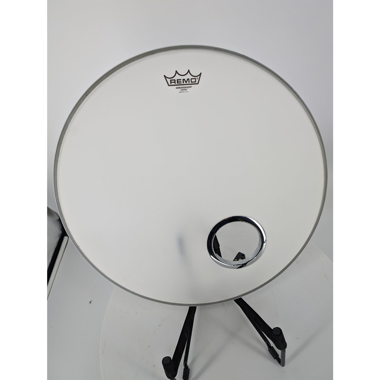REMO - BR1120-00 / GPH4 - Ambassador Coated Bass Drum Head - 20'' - with 4'' hole and chrome protector